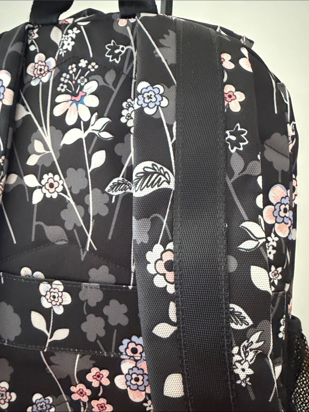 Vera Bradley Lighten Up DayTripper Backpack Hollander Bouquet - Picture 8 of 15